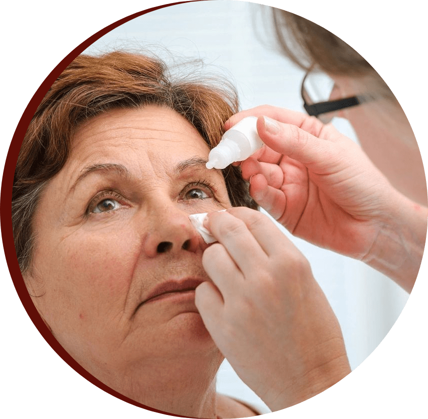 fm=f_y6prBxP (1) (6) A woman putting eye drop on old lady eye